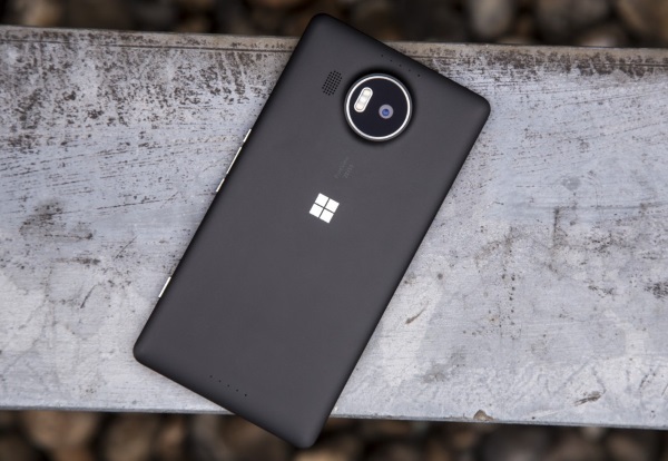 Microsoft Lumia 9500XL 05