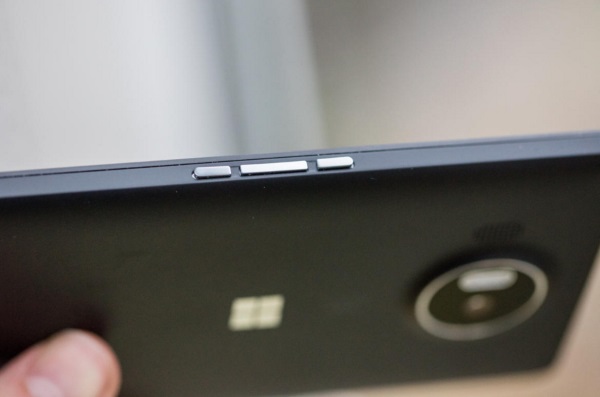 Microsoft Lumia 9500XL 12