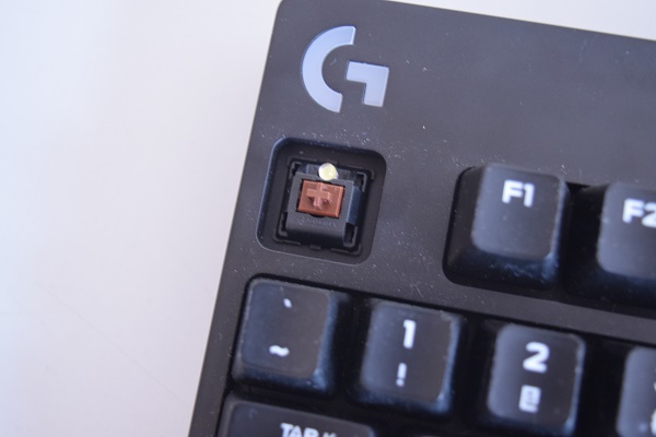 Logitech G610 Orion Red a Brown 10